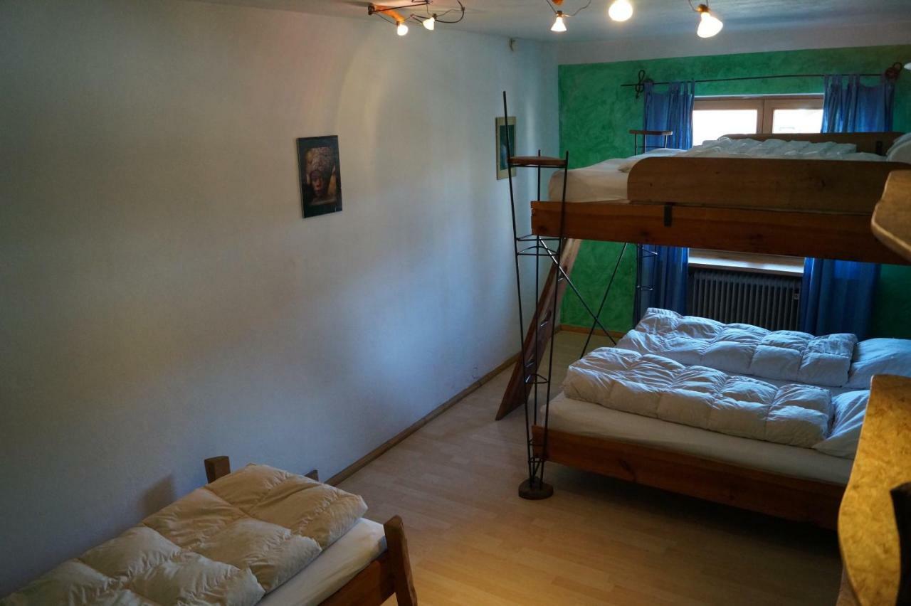 Hostel Schiff - *