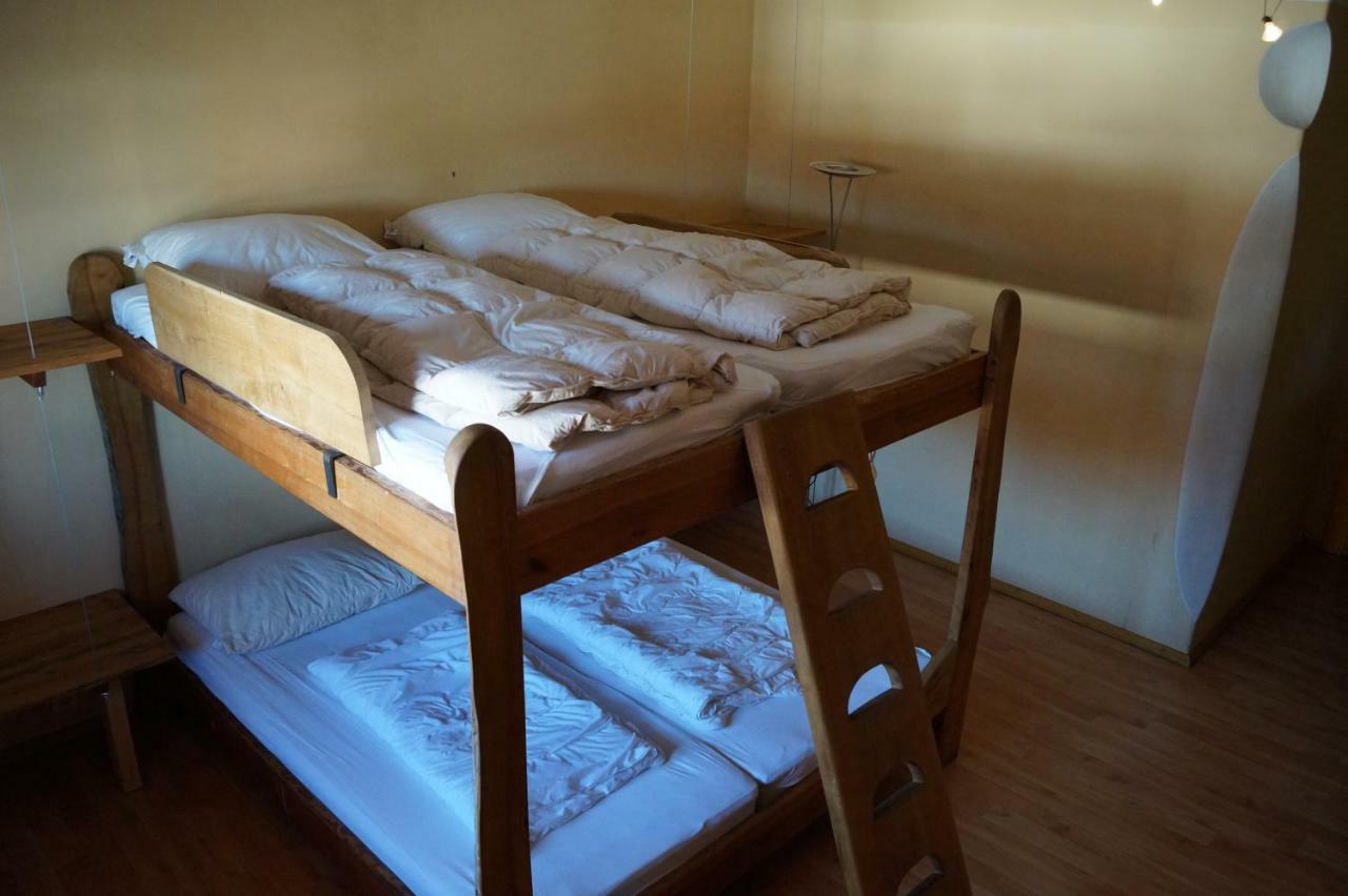 Hostel Schiff - *