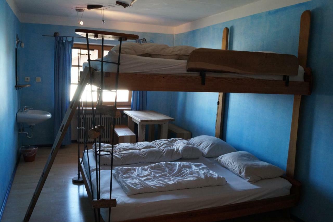 Hostel Schiff -